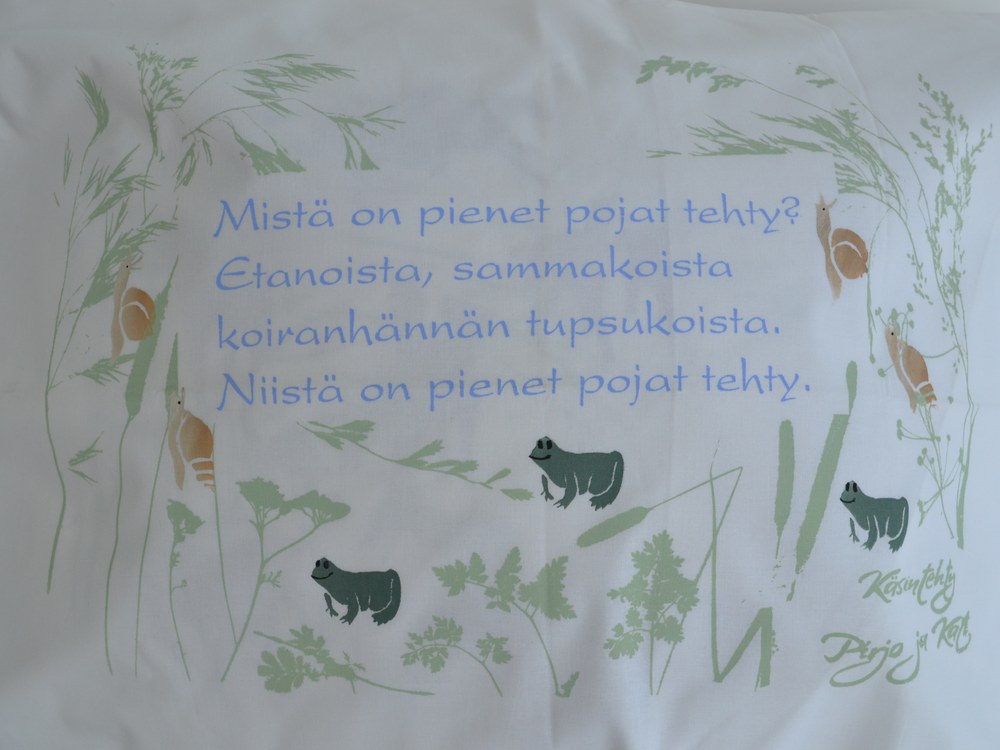 Tekstit & runot – käsinpainettu tyynyliina
