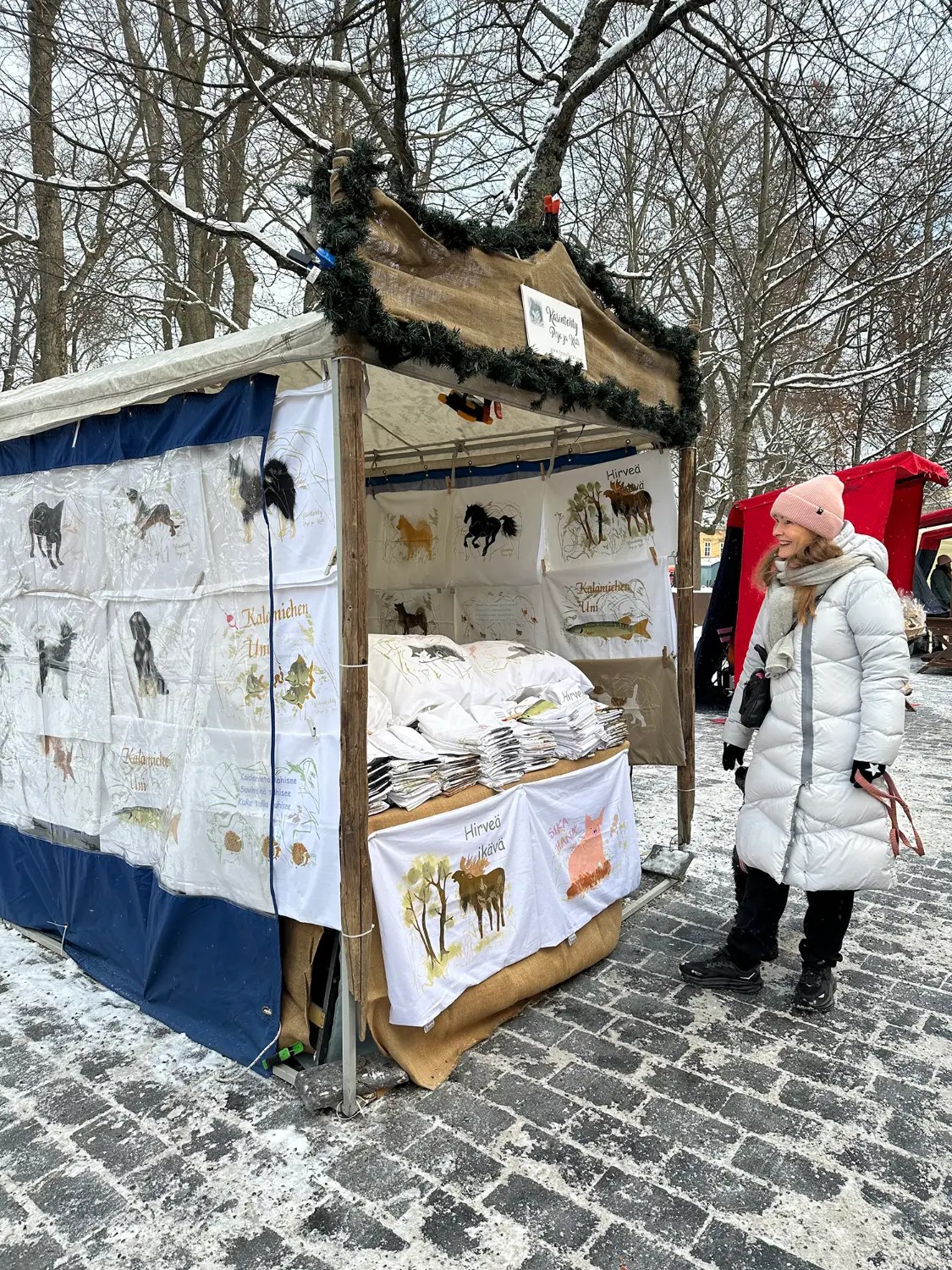 Tyynyliinat-myyntikoju talvisilla markkinoilla